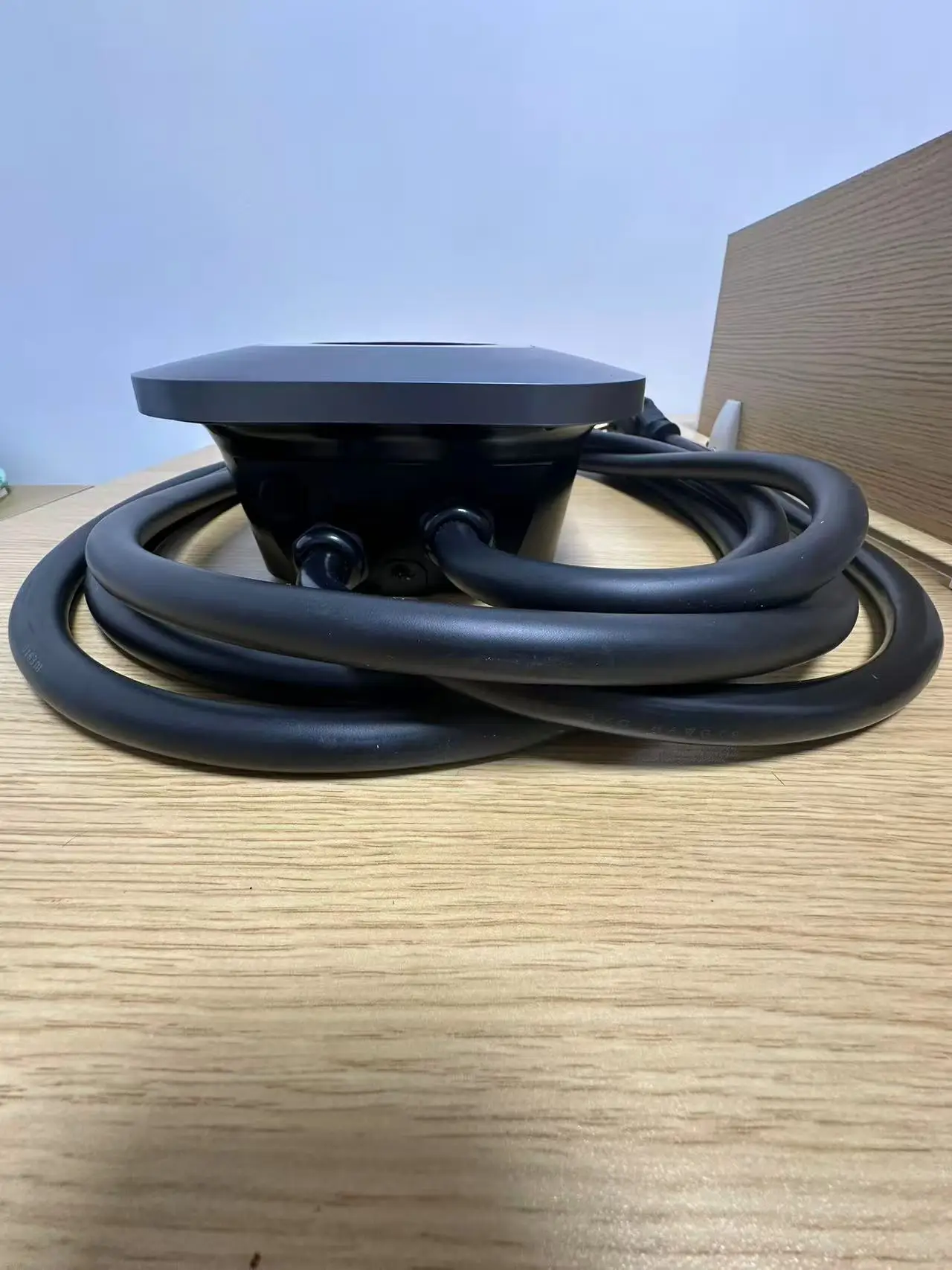 JET Type1 11kW 50A 壁掛け式充電器 J17 - Wallbox Ev のレビューと価格